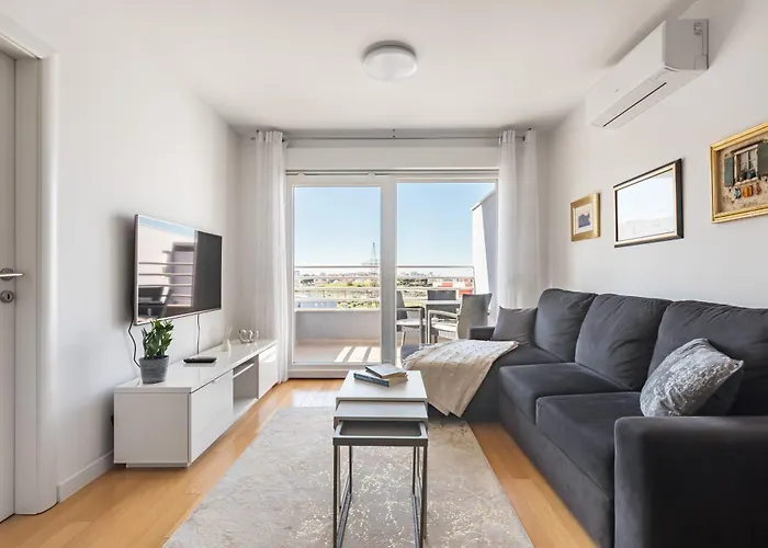 Diva Apartment With Free Private Parking