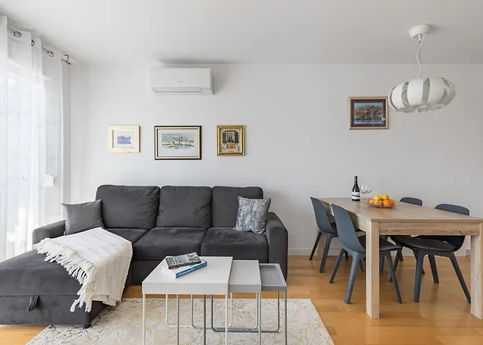 Diva Apartment With Free Private Parking